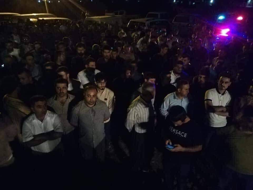 به‌ وێنه‌.. له‌ چوار قوڕنه‌ رێوڕه‌سمی به‌خاكسپاردنی ته‌رمی قوربانیانی بۆردومانه‌كانی توركیا به‌ڕێوه‌چوو